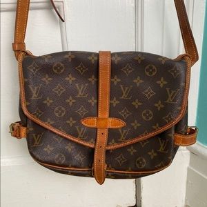 LOUIS VUITTON monogram shoulder bag